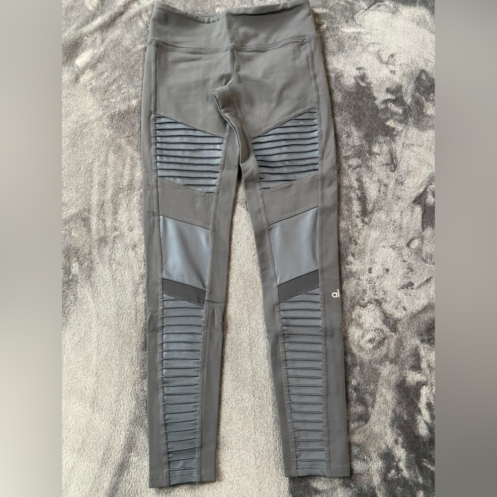 ALO Yoga Gray Leggings